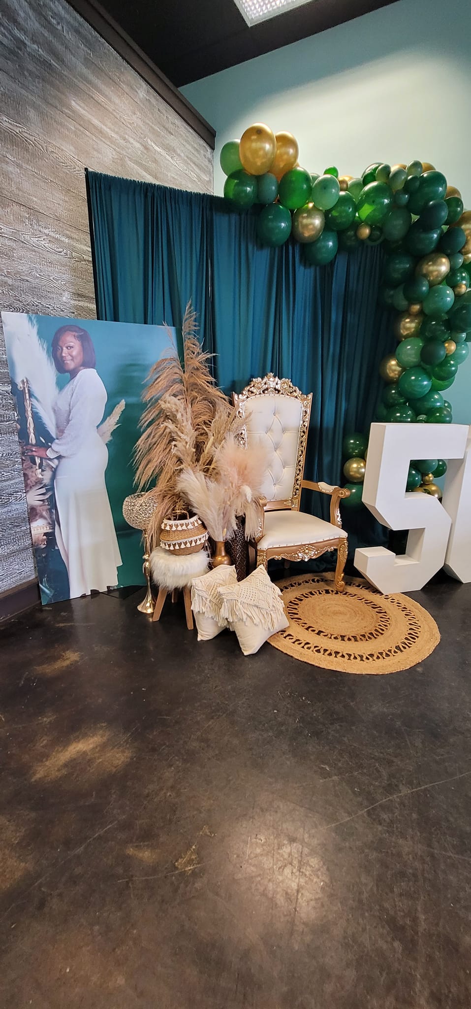 Print-Only Giant Chiara Photo Wall – For Pre-Designed Artwork